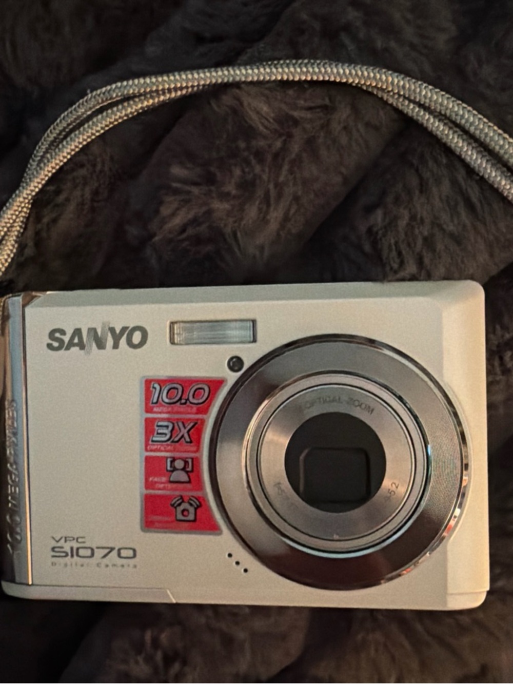 Sanyo 10.0MP Silver Point-and-Shoot Digital Camera